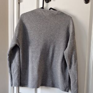 H&M Women's Gray Ribbed Crew Neck Sweater